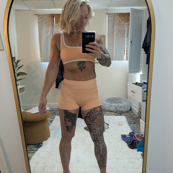 Fleo Pants - Fleo Peach High-Rise Bike Shorts